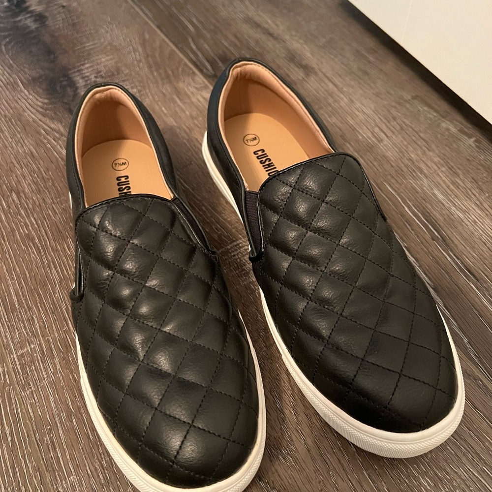 Black Quilted Flats with Sophisticated Design